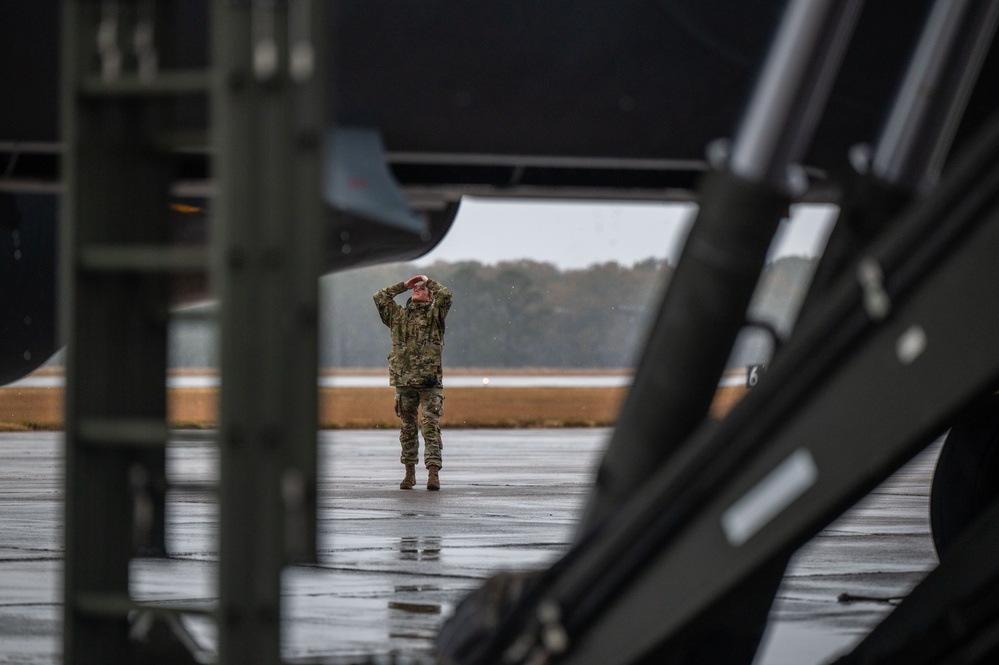 908th Aeromedical Evacuation Squadron  members get ride from 349th Air Mobility Wing Aircrew