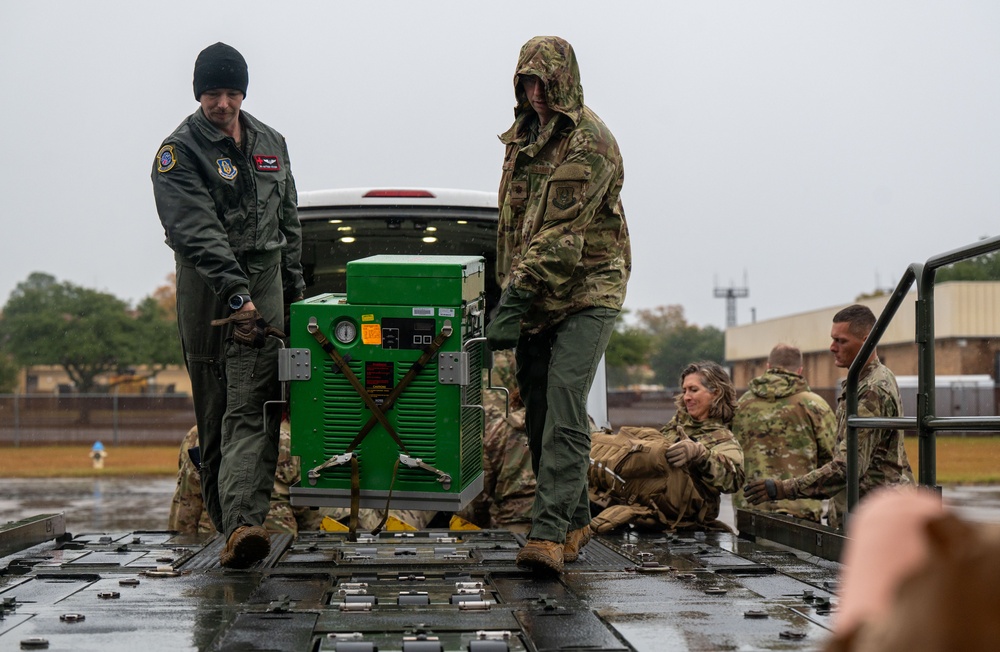 908th Aeromedical Evacuation Squadron  members get ride from 349th Air Mobility Wing Aircrew