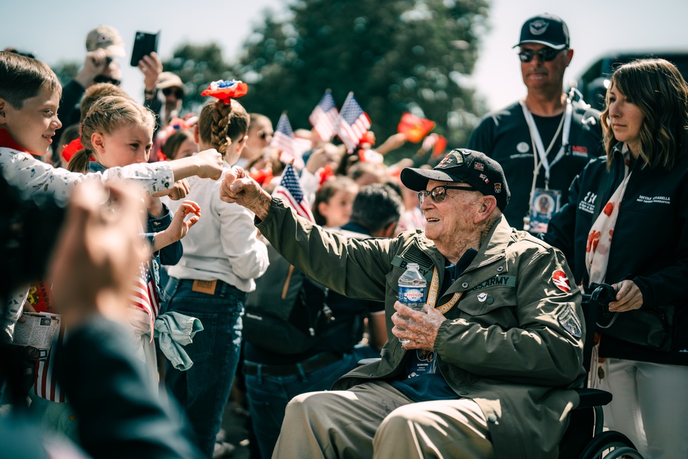 Children Welcoming WWII Vets