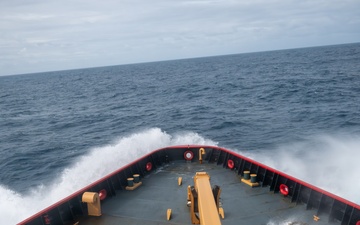 USCGC Polar Star (WAGB 10) transits the Southern Ocean en route to Antartica for Operation Deep Freeze