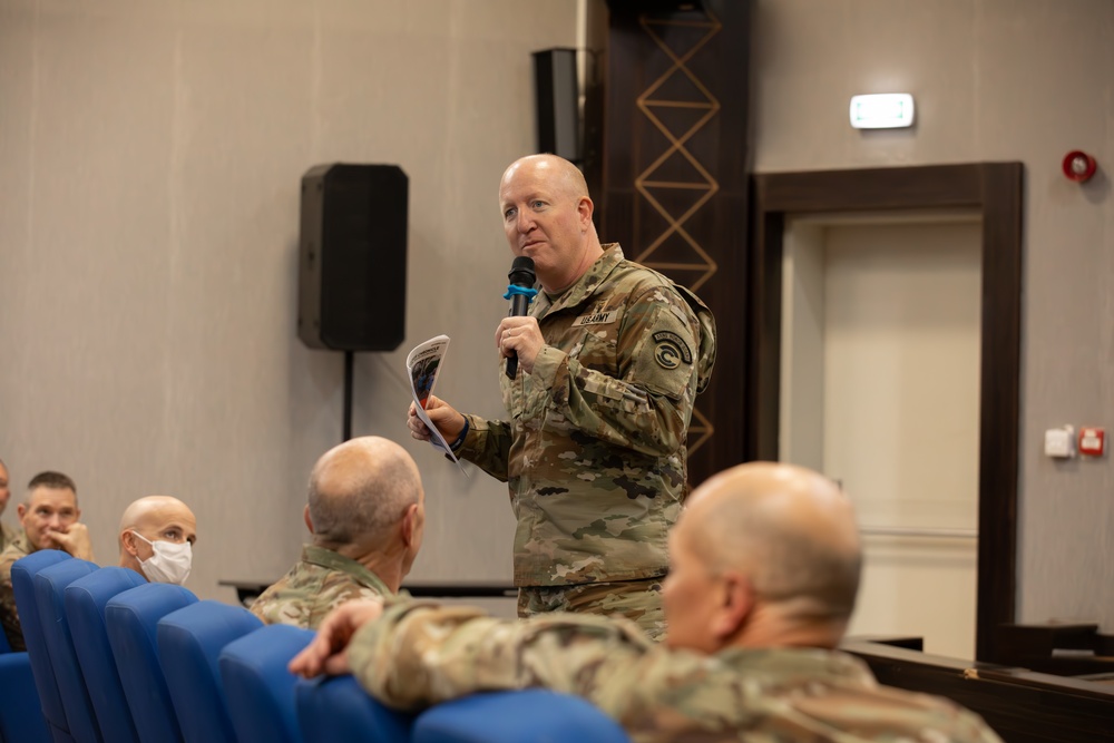 CONG Land Component Commander visits Colorado Soldiers overseas