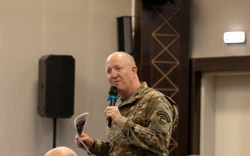 CONG Land Component Commander visits Colorado Soldiers overseas