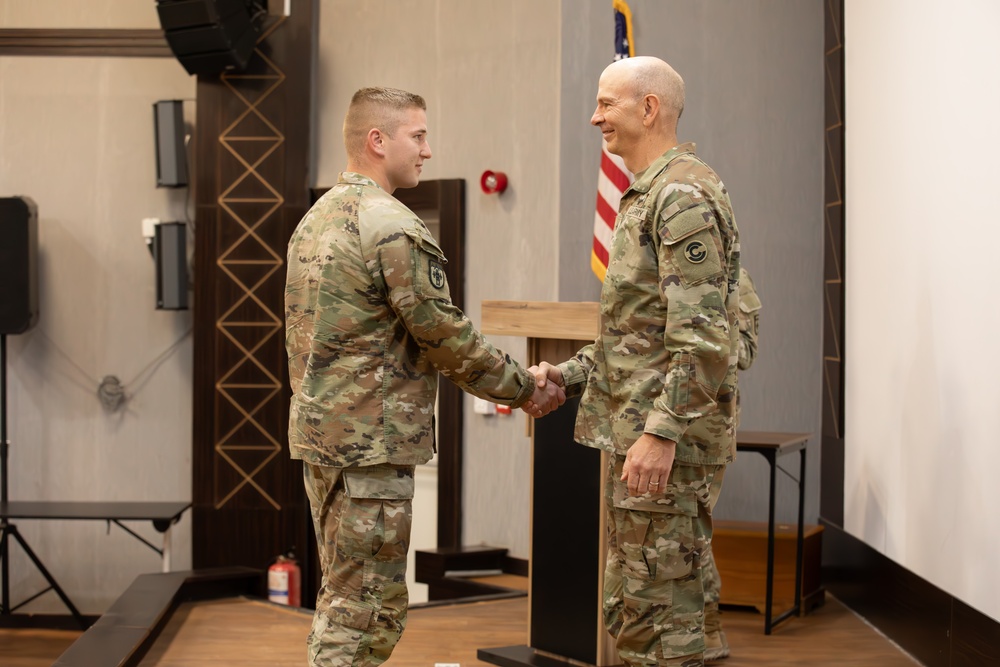 CONG Land Component Commander visits Colorado Soldiers overseas