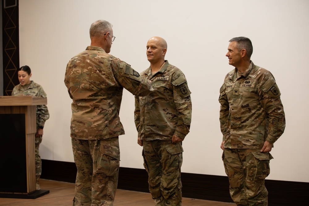 CONG Land Component Commander visits Colorado Soldiers overseas