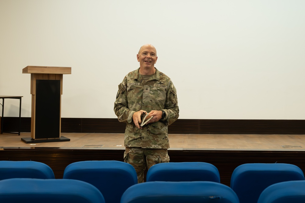 CONG Land Component Commander visits Colorado Soldiers overseas