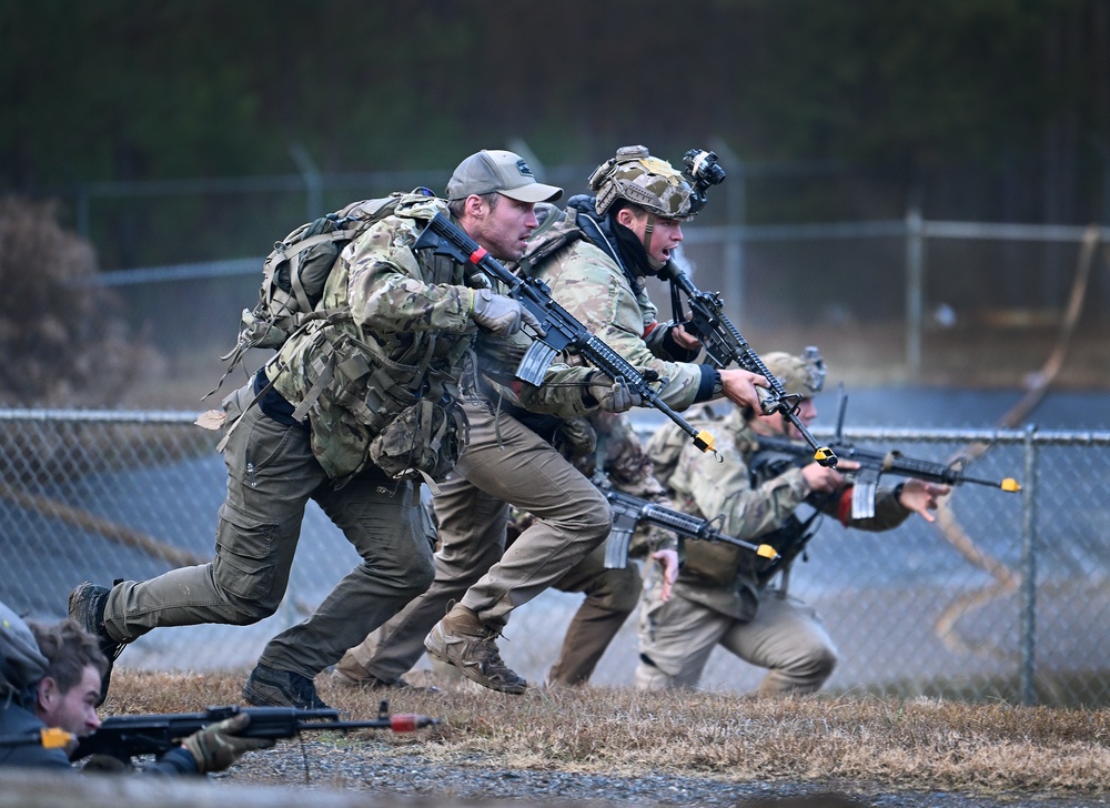 Green Beret Candidates Participate in Robin Sage Exercise