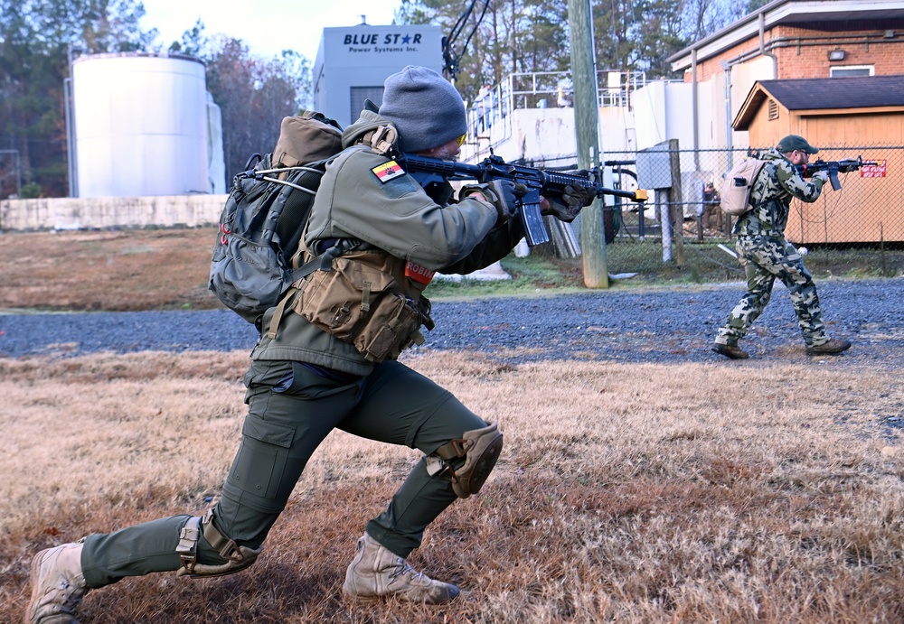 Green Beret Candidates Participate in Robin Sage Exercise