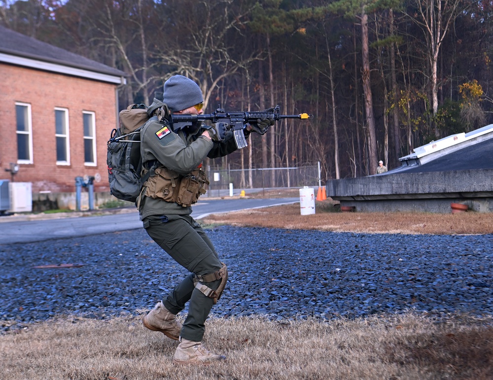 Green Beret Candidates Participate in Robin Sage Exercise