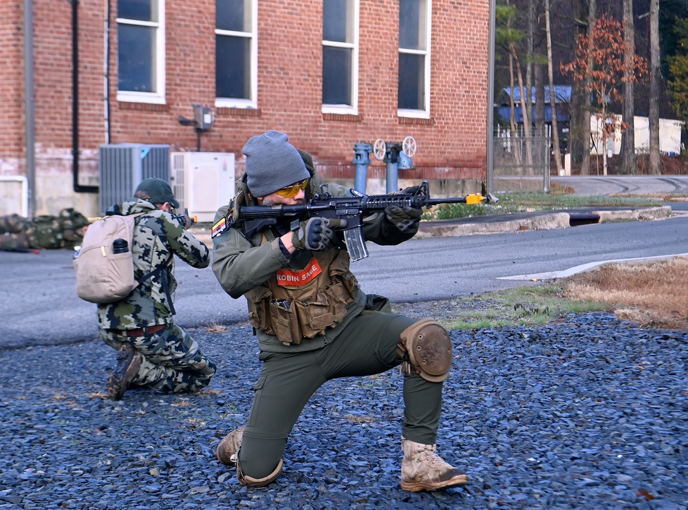 Green Beret Candidates Participate in Robin Sage Exercise