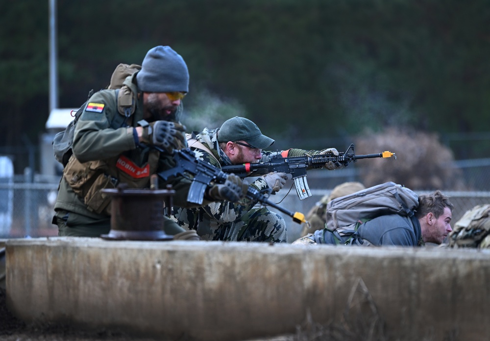 Green Beret Candidates Participate in Robin Sage Exercise