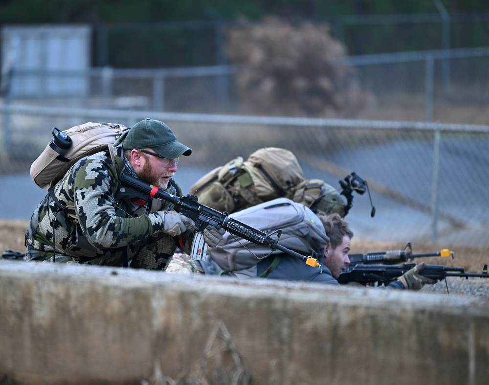 Green Beret Candidates Participate in Robin Sage Exercise