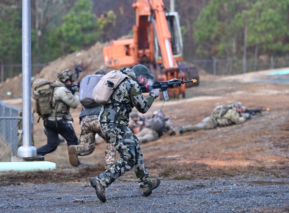 Green Beret Candidates Participate in Robin Sage Exercise