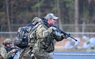 Green Beret Candidates Participate in Robin Sage Exercise