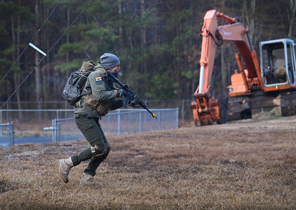 Green Beret Candidates Participate in Robin Sage Exercise