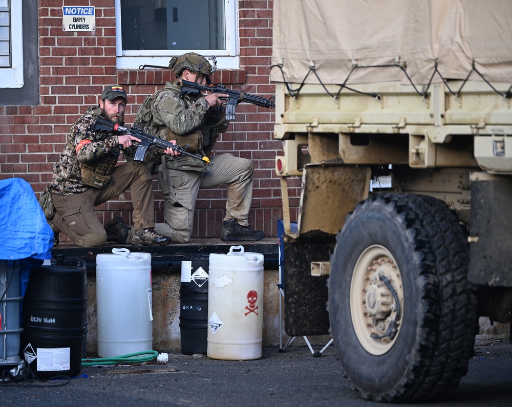 Green Beret Candidates Participate in Robin Sage Exercise