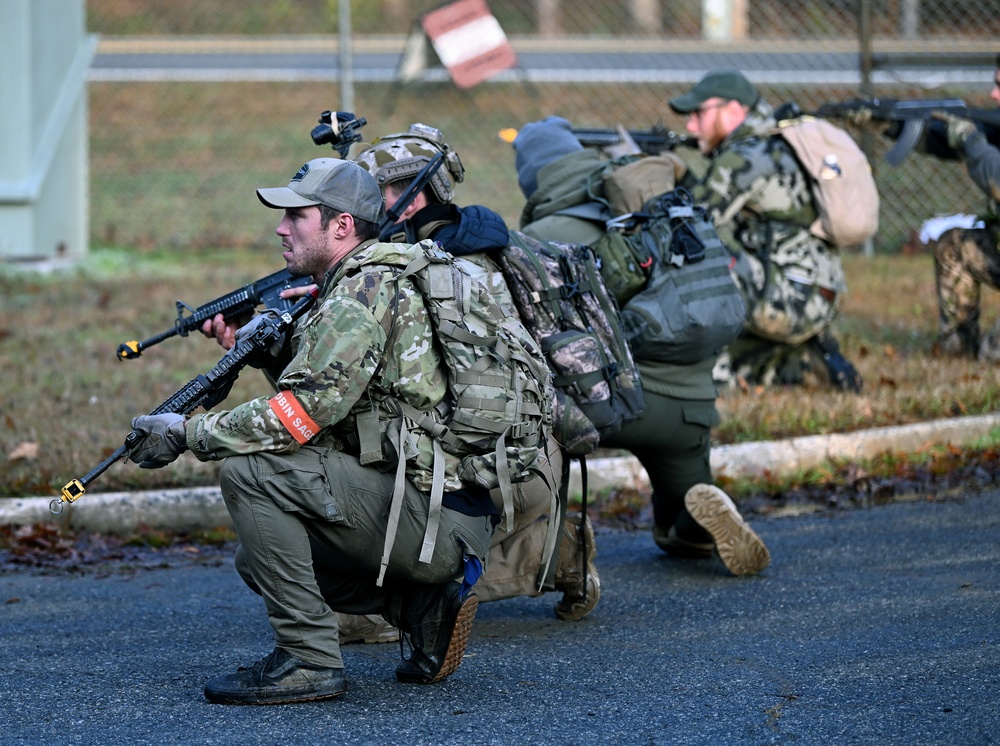 Green Beret Candidates Participate in Robin Sage Exercise