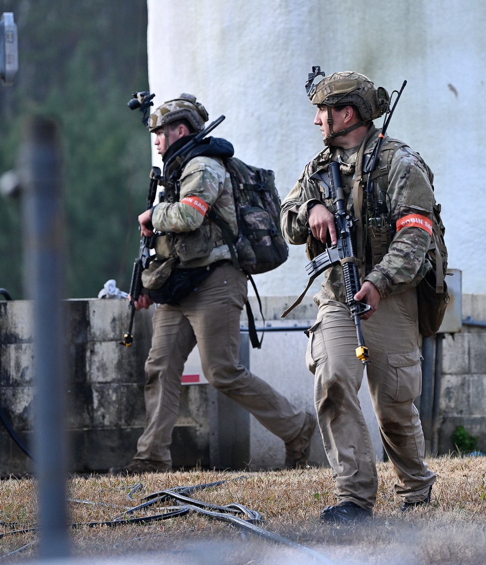 Green Beret Candidates Participate in Robin Sage Exercise