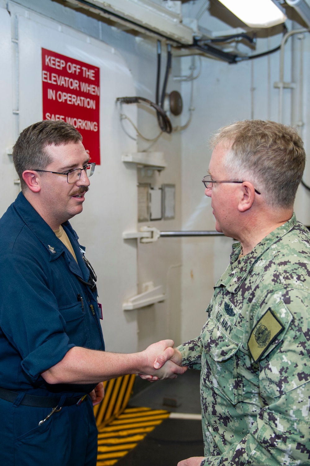 Commander, Submarine Force, U.S. Pacific Fleet Visits USS Frank Cable