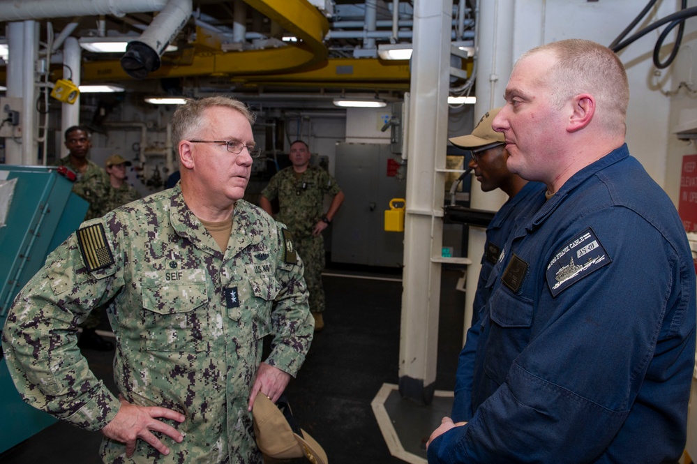 Commander, Submarine Force, U.S. Pacific Fleet, Visits USS Frank Cable