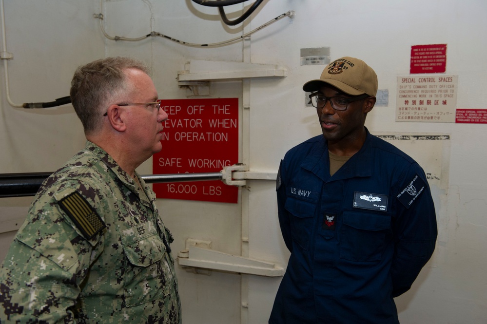 Commander, Submarine Force, U.S. Pacific Fleet, Visits USS Frank Cable