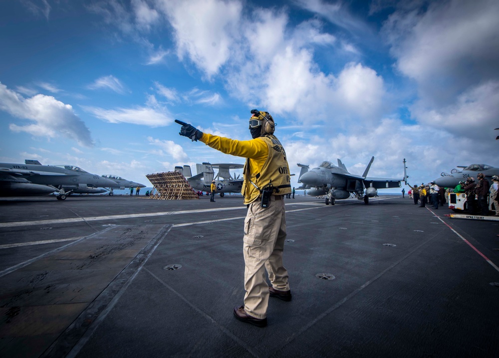 USS Carl Vinson (CVN 70) Conducts Routine Flight Operations in the South China Sea