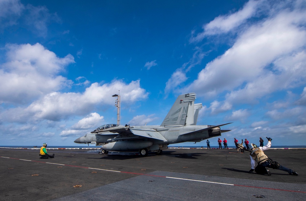 USS Carl Vinson (CVN 70) Conducts Routine Flight Operations in the South China Sea