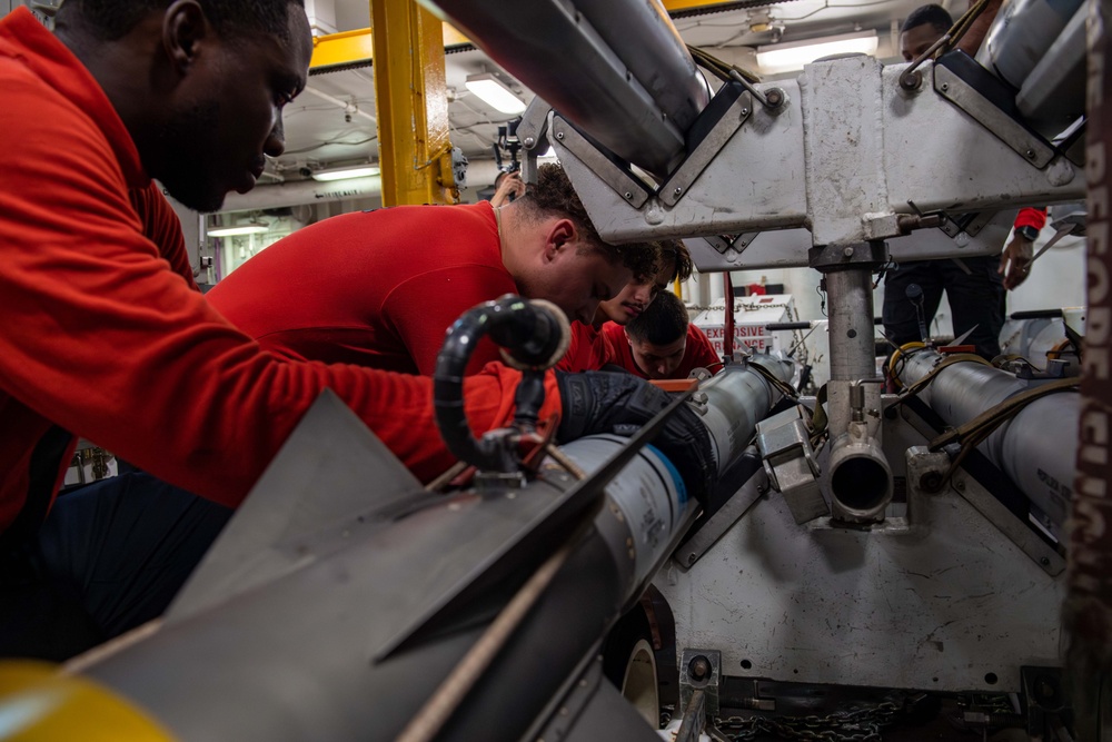 USS Carl Vinson (CVN 70) Conducts Routine Operations in the Sulu Sea