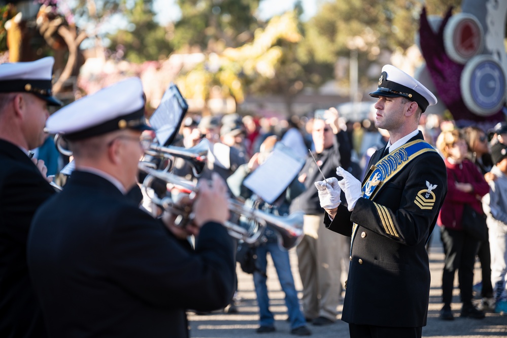 Navy Band performs at Floatfest