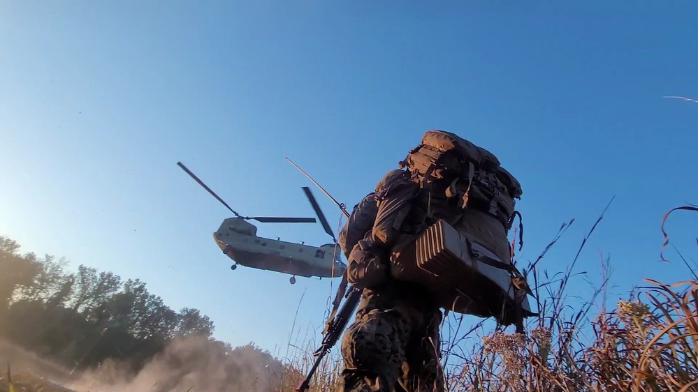 CLR 4 Marines conduct extract after a patrol exercise