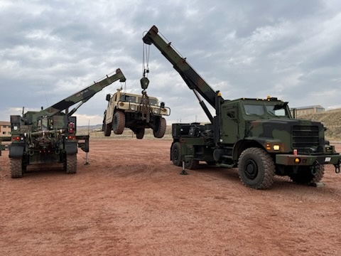 CLR 4 Marines conduct recovery techniques of vehicles