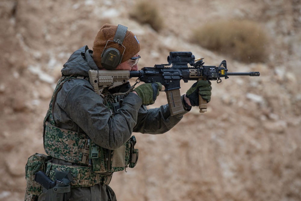 Dutch Forces Conduct Weapons Training