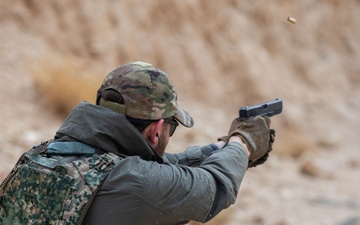 Dutch Forces Conduct Weapons Training