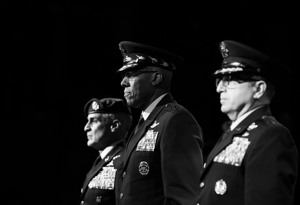U.S. Senior Enlisted Advisor to the Chairman (SEAC) Ramon “CZ” Colon-Lopez transfers responsibility of his position to the incoming SEAC Troy Black