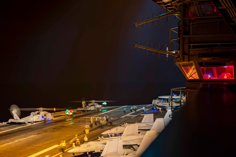 USS Carl Vinson (CVN 70) Conducts Routine Flight Operations in the South China Sea