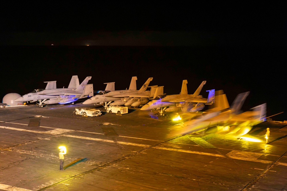 USS Carl Vinson (CVN 70) Conducts Routine Flight Operations in the South China Sea