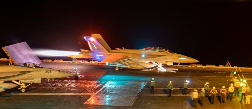 USS Carl Vinson (CVN 70) Conducts Routine Flight Operations in the South China Sea