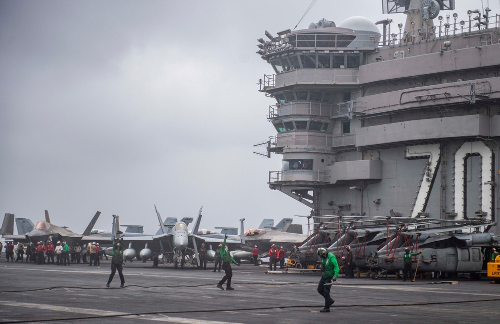 USS Carl Vinson (CVN 70) Conducts Routine Flight Operations in the South China Sea