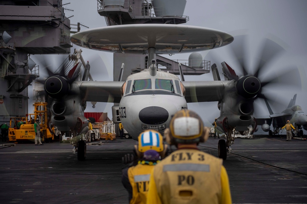 USS Carl Vinson (CVN 70) Conducts Routine Flight Operations in the South China Sea