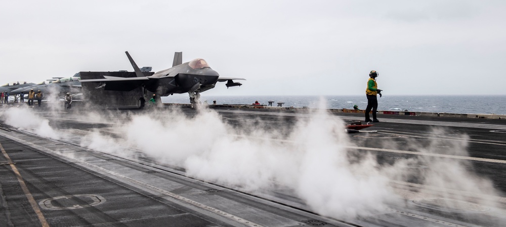 USS Carl Vinson (CVN 70) Conducts Routine Flight Operations in the South China Sea