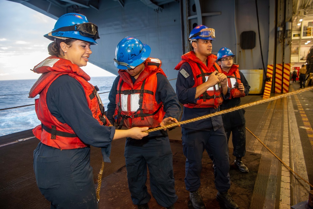 USS Carl Vinson (CVN 70) Conducts Routine Operations in the South China Sea