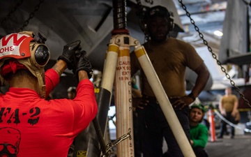 USS Carl Vinson (CVN 70) Conducts Routine Operations in the South China Sea