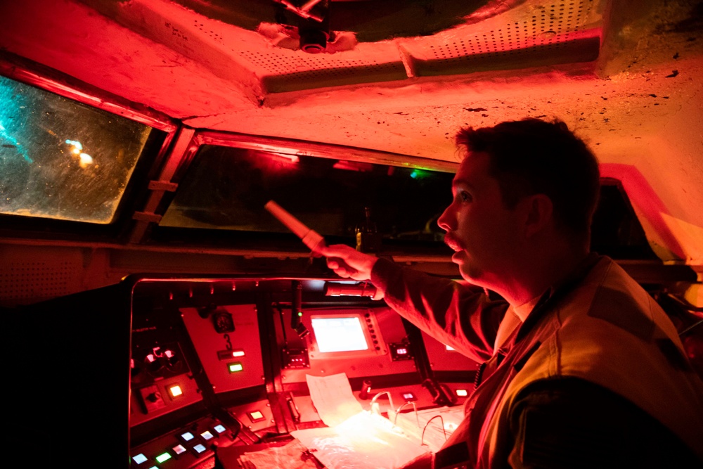 USS Carl Vinson (CVN 70) Conducts Routine Flight Operations in the Pacific Ocean