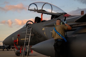 Pathway to Wings Podcast - Ep. 9, Capt. Ilma Vallee, KC-135 Pilot