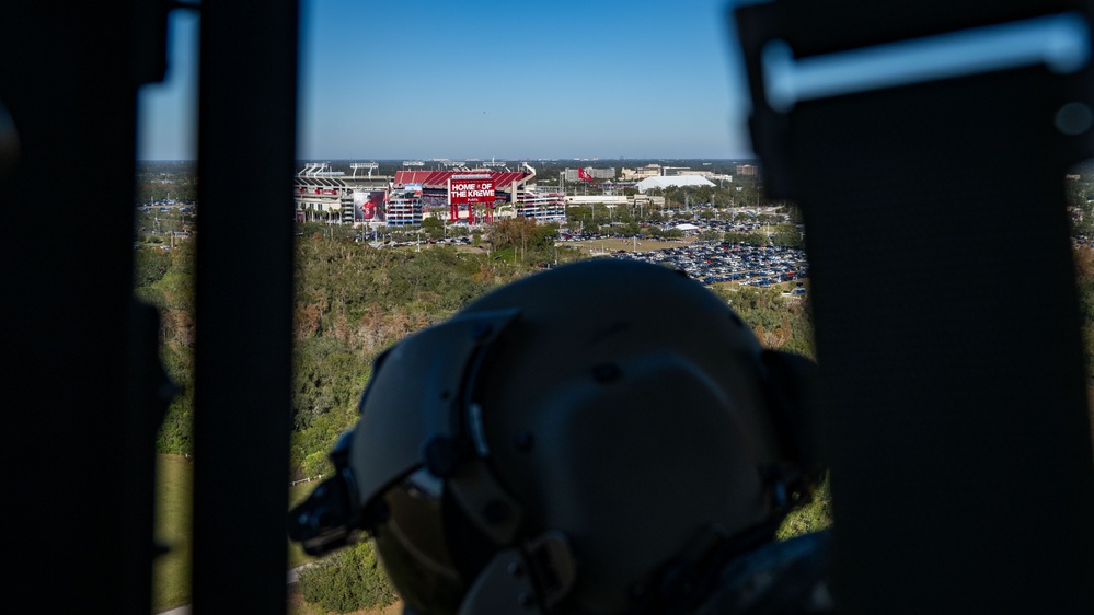 USSOCOM Para-Commando Demonstration team fly over Gasparilla Bowl