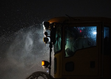 316th CES keeps America’s Airfield operational during winter storm