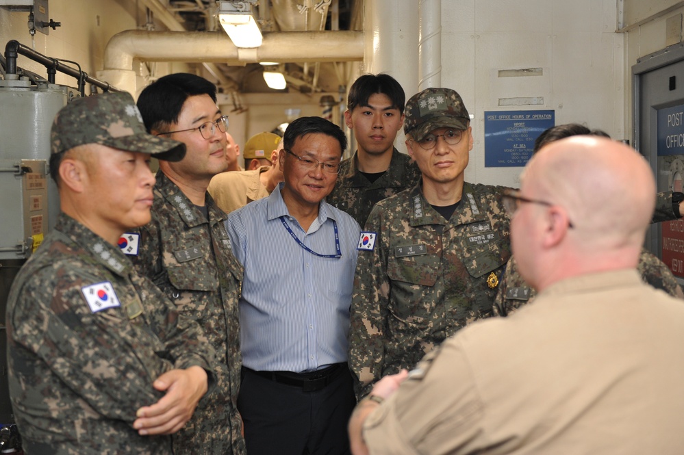 USS Frank Cable Hosts Tour for Republic of Korea Navy Officers