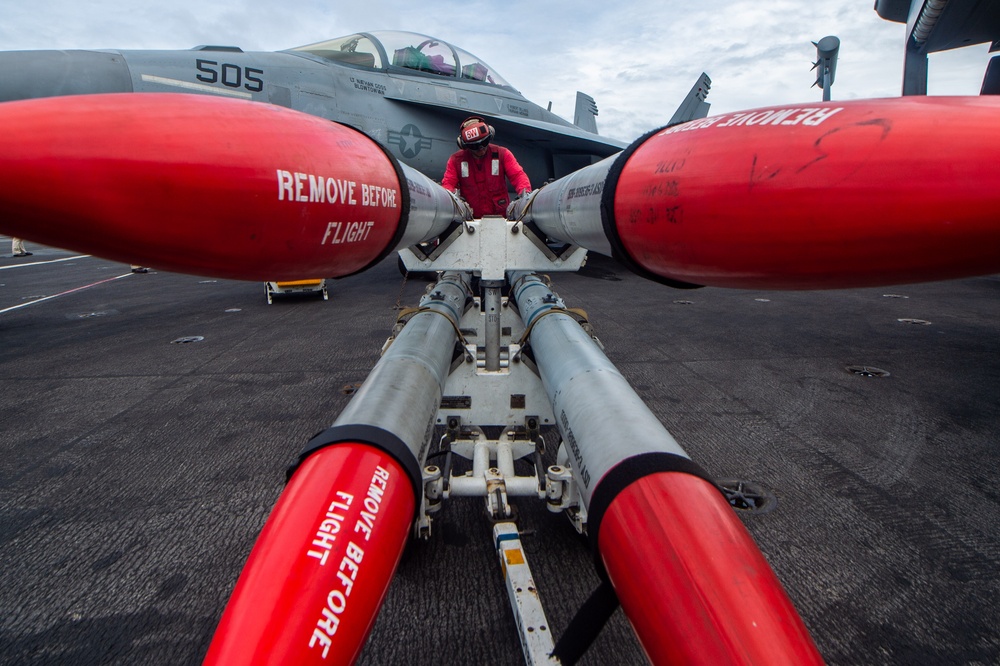 USS Carl Vinson (CVN 70) Conducts Routine Flight Operations in the South China Sea