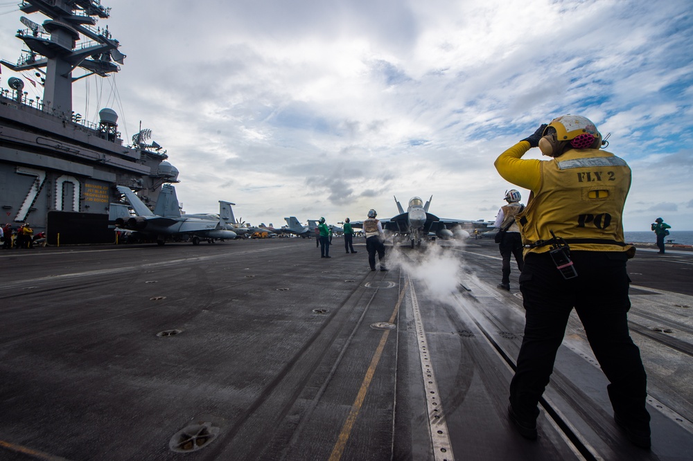 USS Carl Vinson (CVN 70) Conducts Routine Flight Operations in the South China Sea