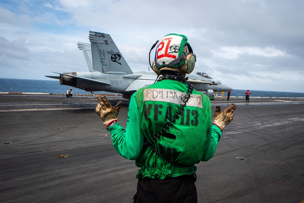 USS Carl Vinson (CVN 70) Conducts Routine Flight Operations in the South China Sea