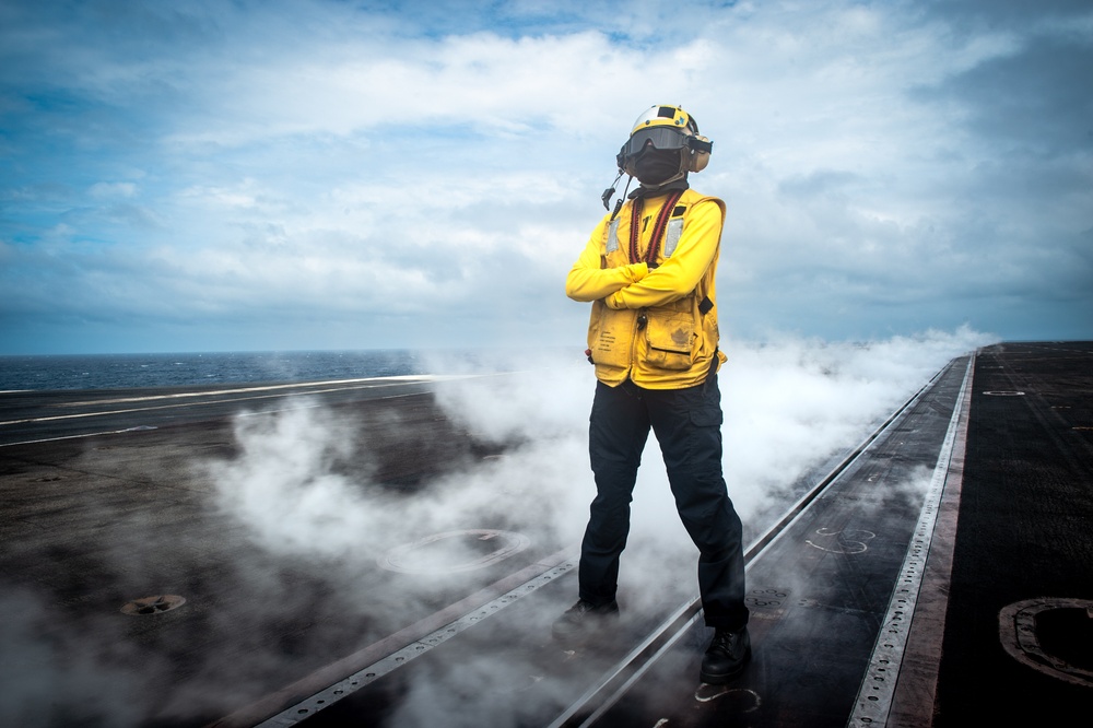 USS Carl Vinson (CVN 70) Conducts Routine Flight Operations in the South China Sea